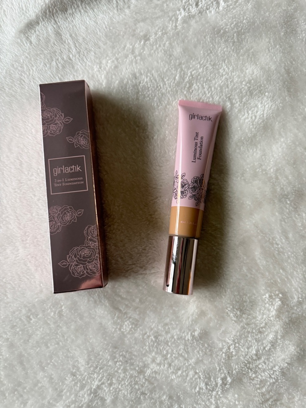 GIRLACTIK 2-in-1 Luminous Tint Foundation F4 Medium 1.35 Fl Oz / 40 mL NIB